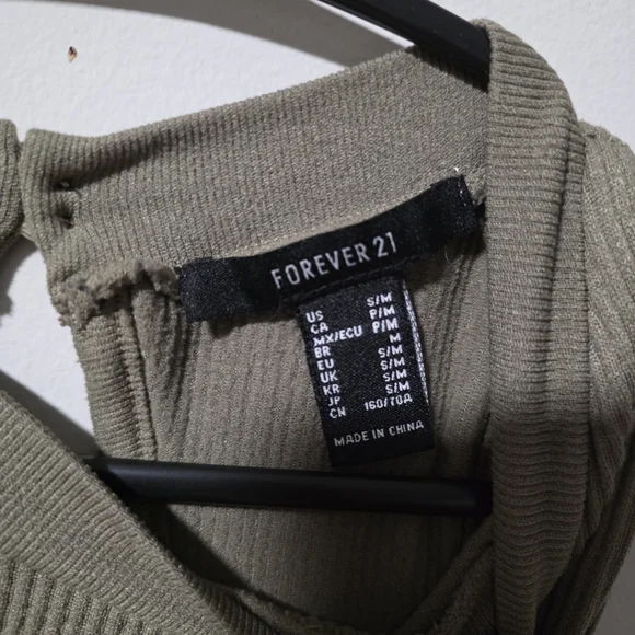 Forever 21 Olive Ribbed Sleeveless Top - Picture 2 of 3